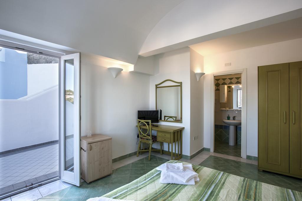 Hotel Villaggio Dei Pescatori Ponza Exterior photo