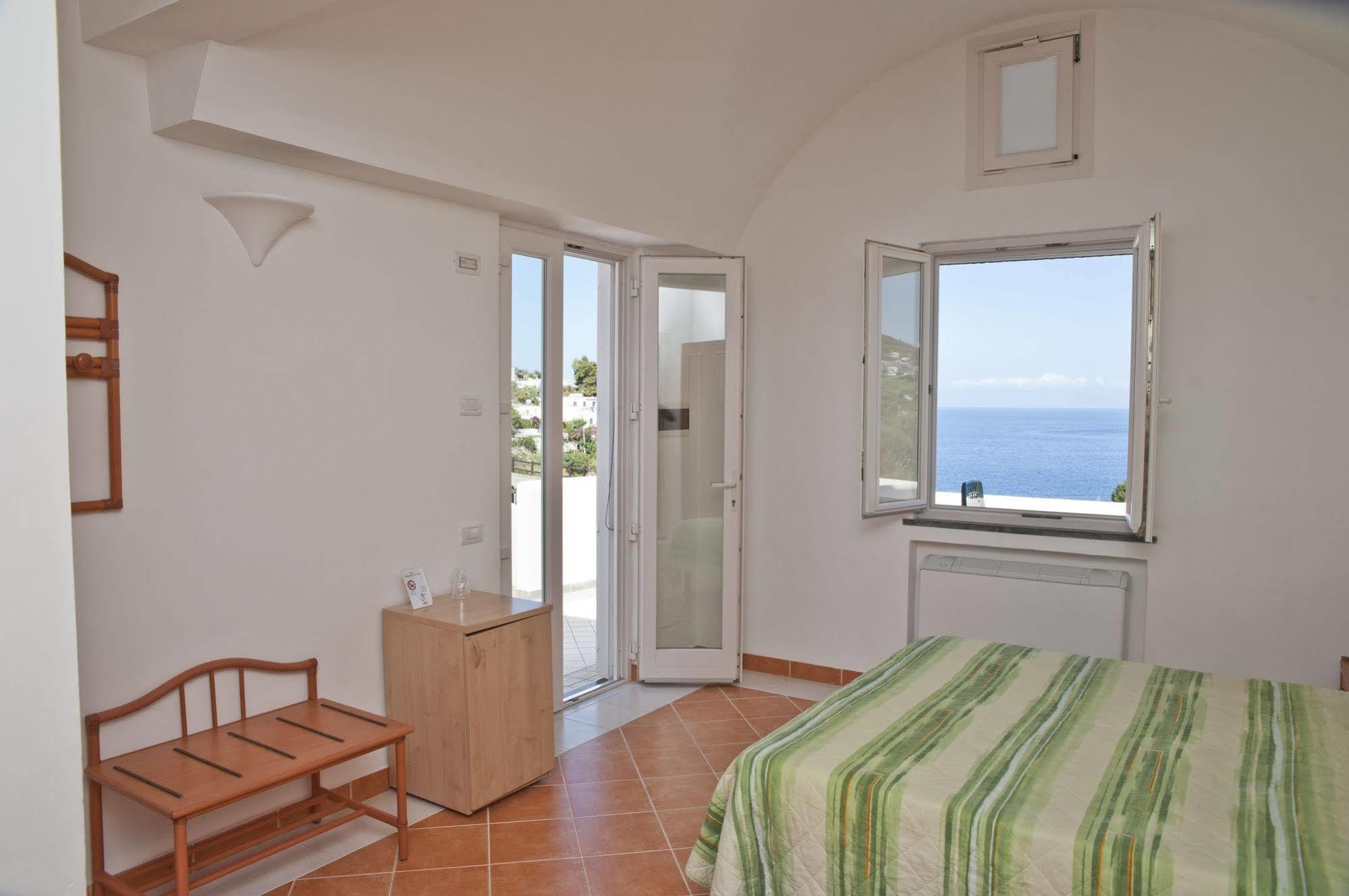 Hotel Villaggio Dei Pescatori Ponza Exterior photo