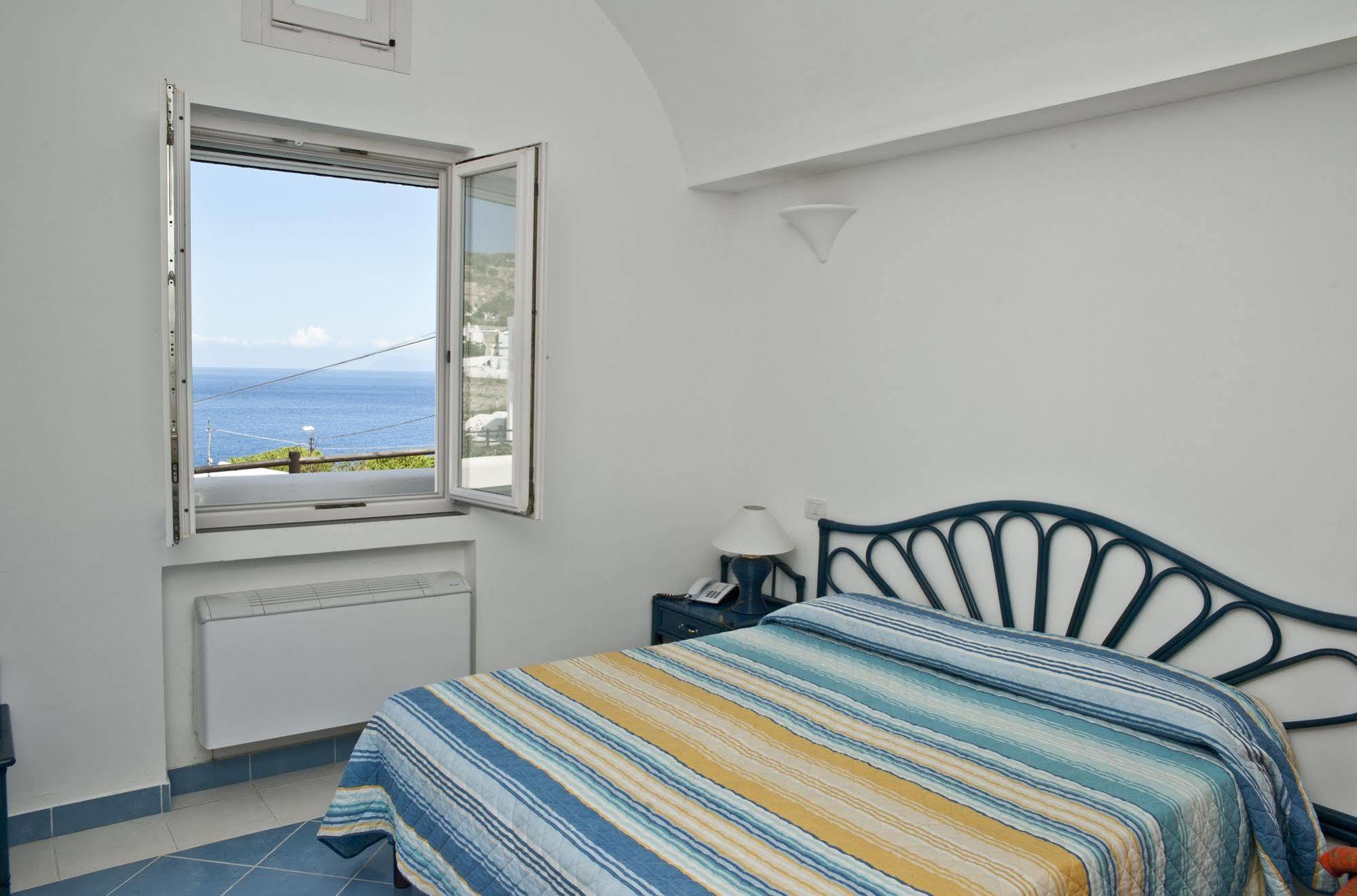 Hotel Villaggio Dei Pescatori Ponza Exterior photo